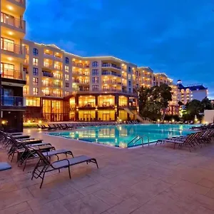 Golden Line Apartahotel