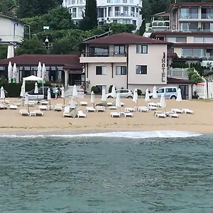 Family Pier Hotel